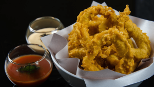 Aros de cebolla congelados en la freidora de aire